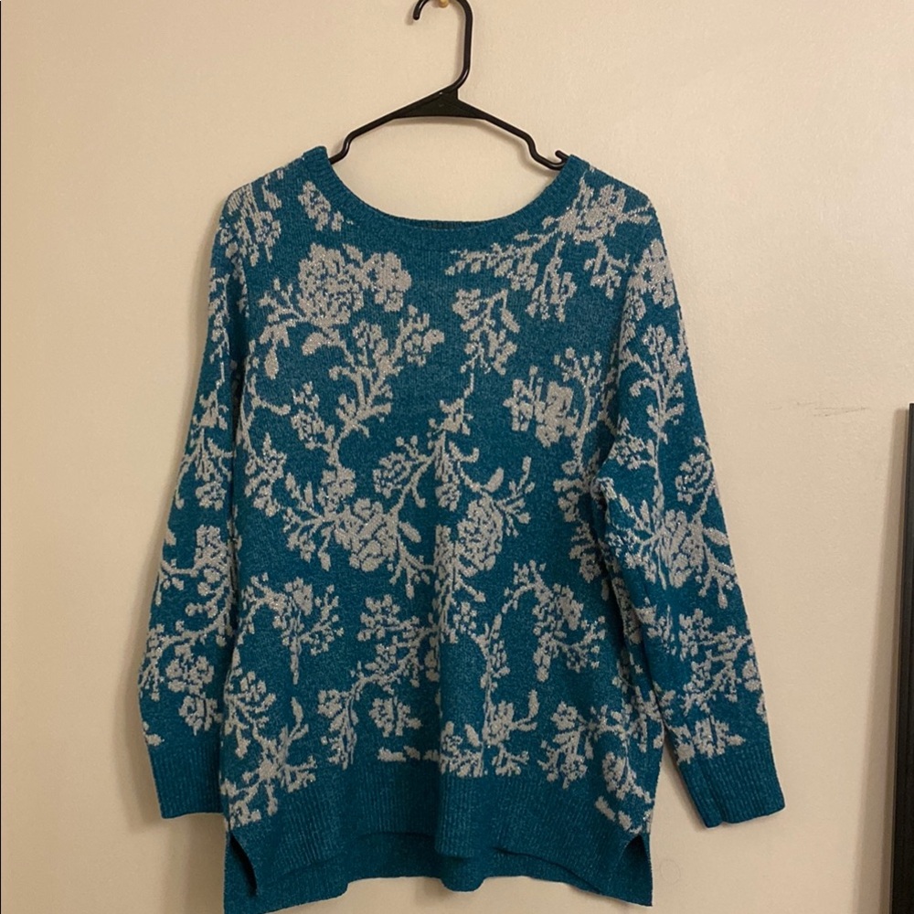 Floral Patterned Blue and White Sweater
